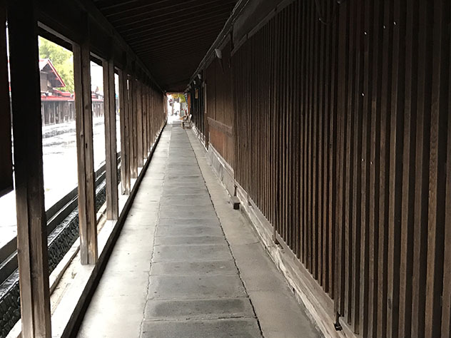 中町こみせ通り
