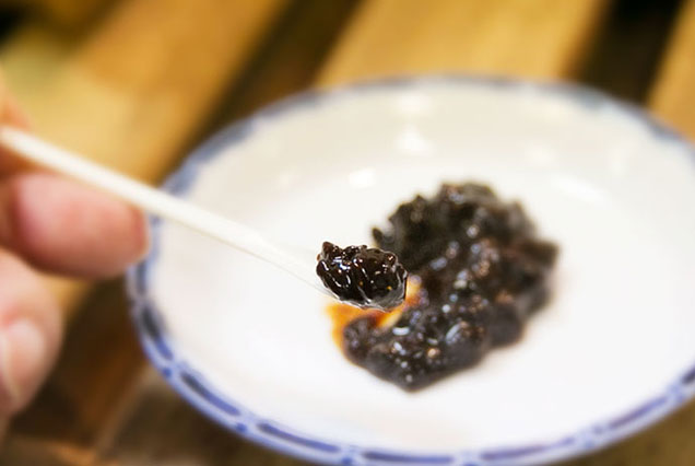 これが醤。味は醤油に近く食感は味噌のよう