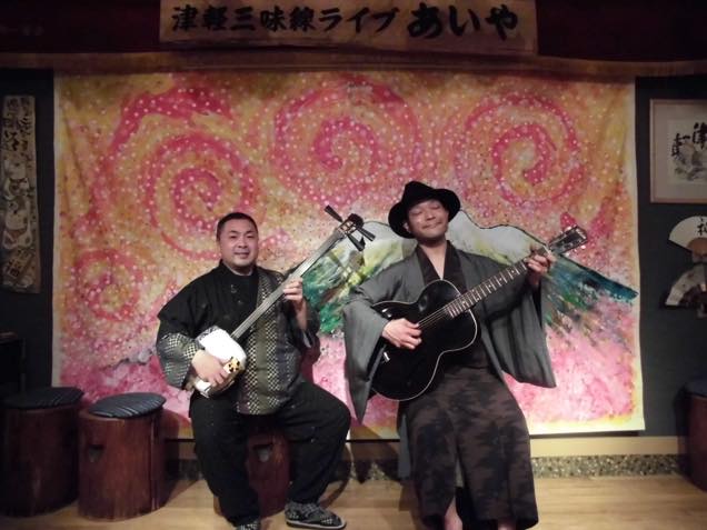 渋谷さんと演奏する筆者