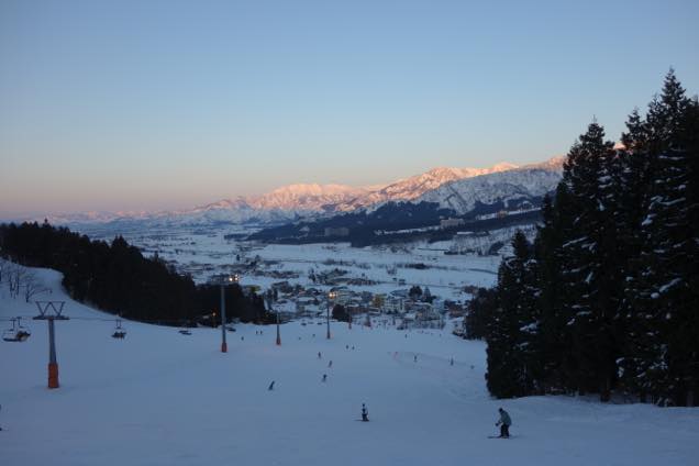 石打丸山スキー場の夕暮れ