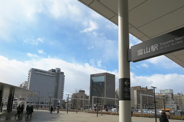 JR富山駅