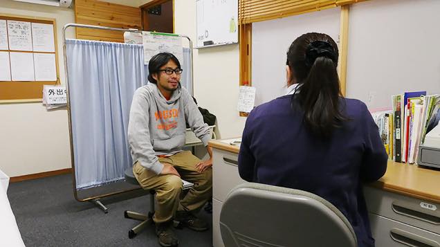 新玉川温泉の看護師に入浴相談する筆者