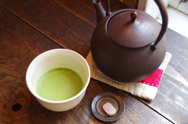 抹茶と鉄瓶