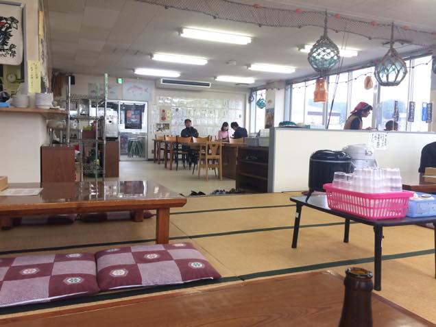 市場内食堂