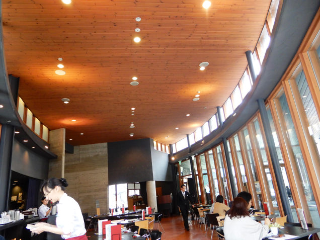  村民食堂 店内
