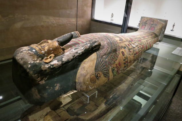 古代エジプト「彩色木棺」