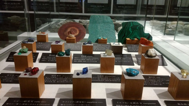 鉱物の展示