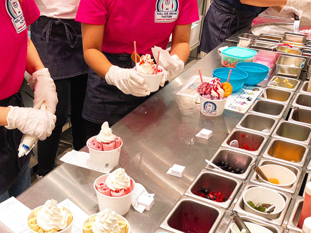 ROLL ICE CREAM FACTORY　ロールアイストッピング