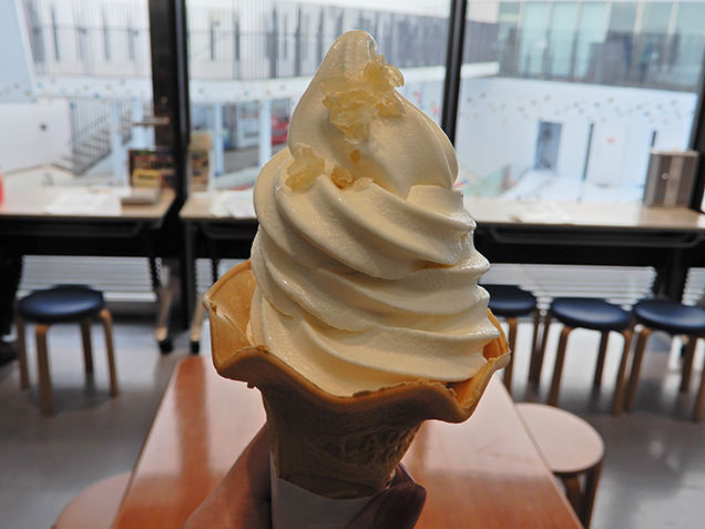 鶴岡市立加茂水族館　クラゲソフトクリーム