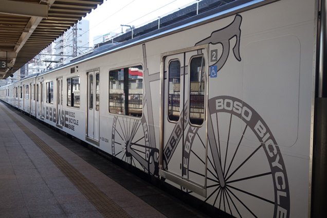  B.B.BASE車両側面