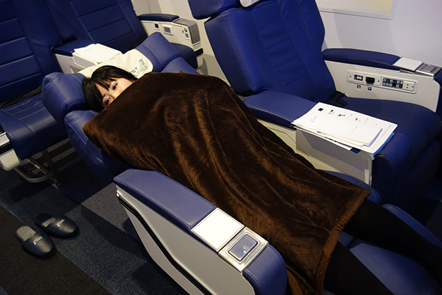 FIRST AIRLINES　機内