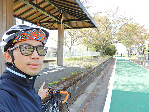 藤沢休憩所　ベンチ