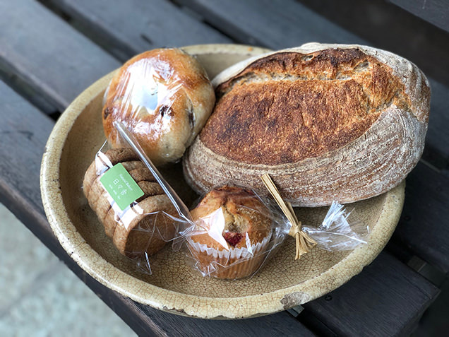 Natural Bakery 日々舎　ベーグル、カンパーニュ、マフィン