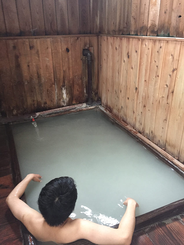 中の湯　入浴中