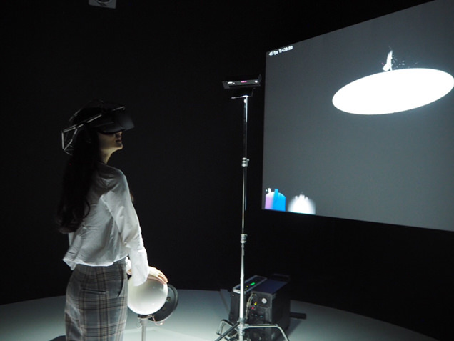 VR作品の大脇理智＋YCAM《The Other in You》を体験する阿部朱梨