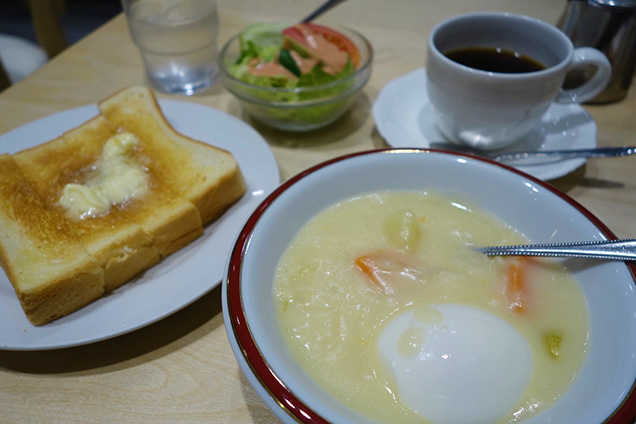 豊洲市場　珈琲 センリ軒　クリームシチューのスペシャルセット