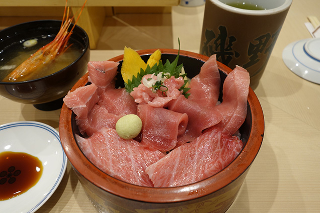 豊洲市場　グルメ　磯寿司　鮪づくし丼