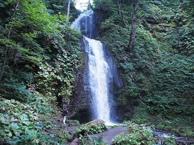 夏の雲井の滝