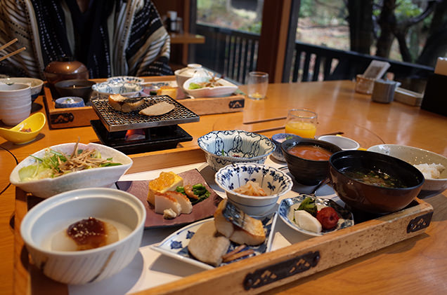 朝食