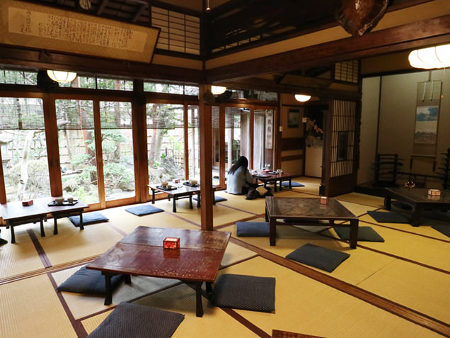 古桑庵の店内