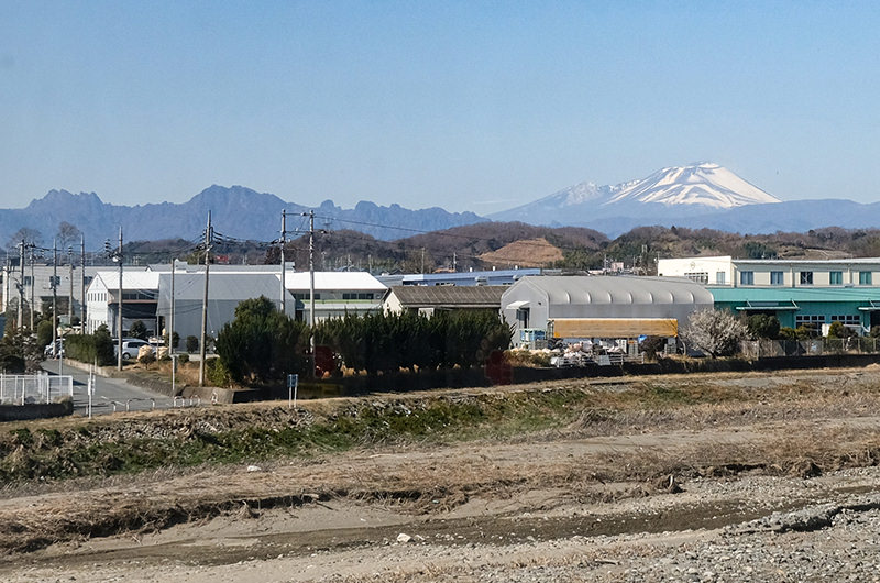 上信電鉄から見える浅間山と妙義山