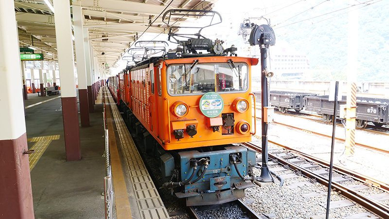 黒部峡谷トロッコ電車