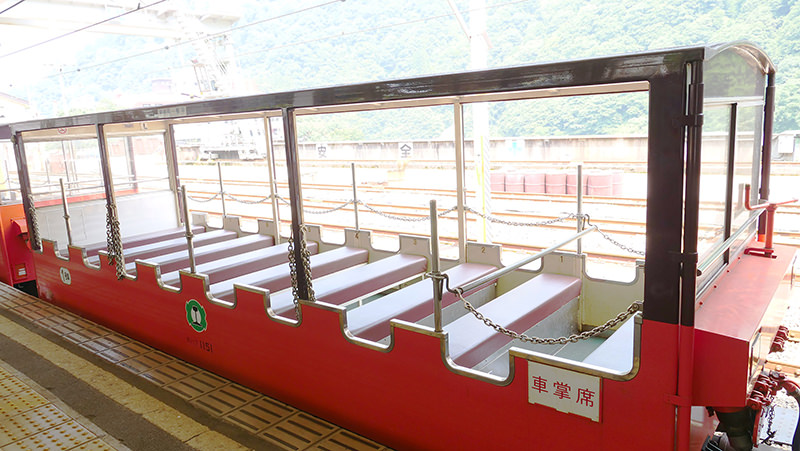 黒部峡谷トロッコ電車　普通客車