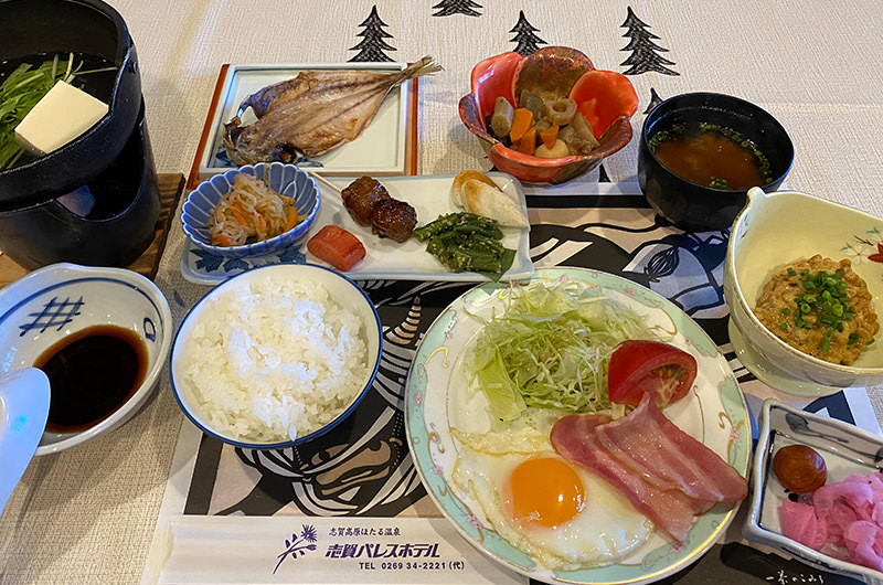 朝食