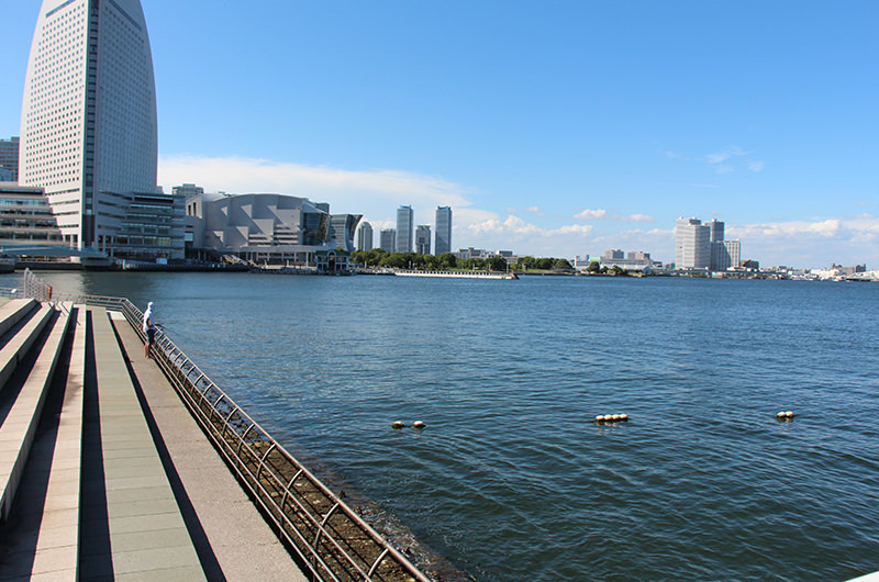 横浜ハンマーヘッド横からの眺め
