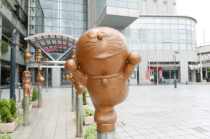 ドラえもんの銅像