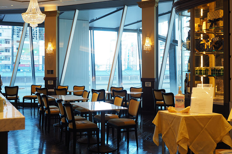 Café Cova Milano 店内