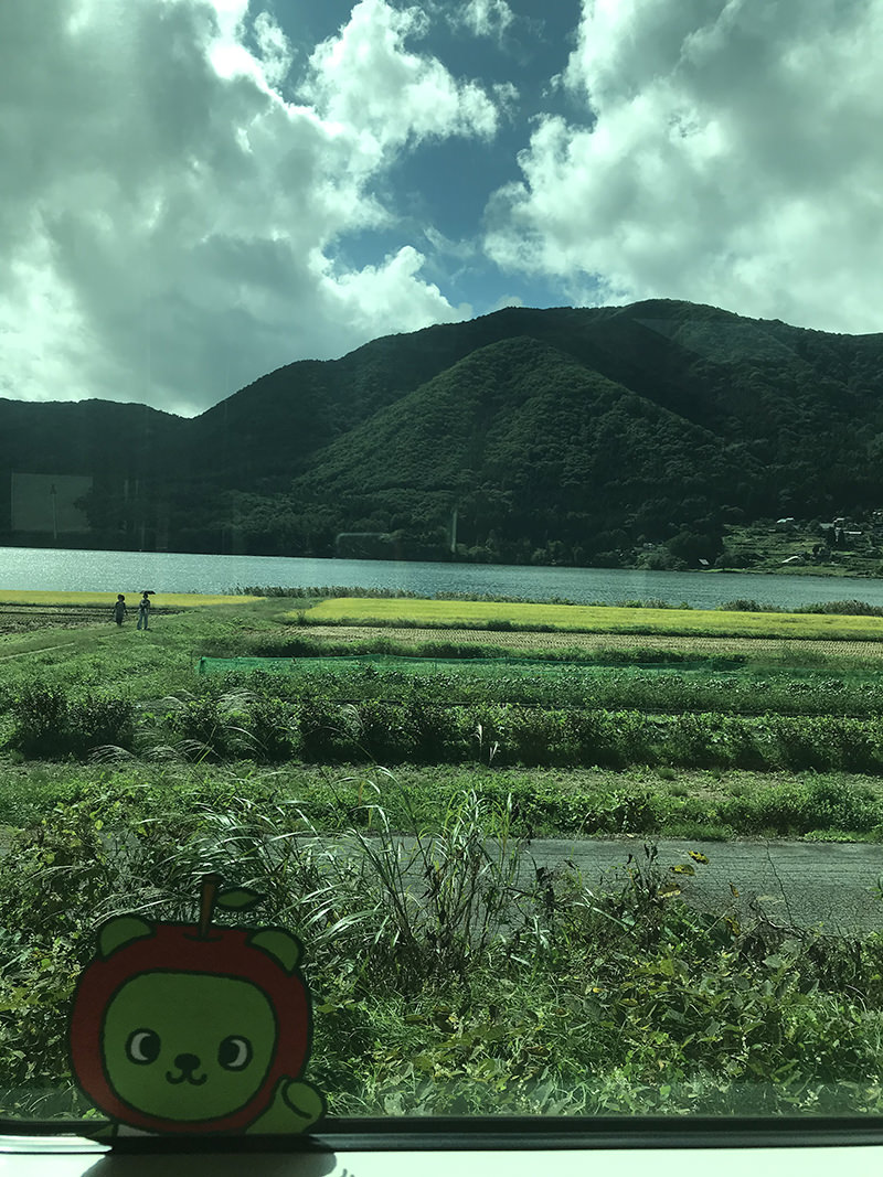 車窓　木崎湖