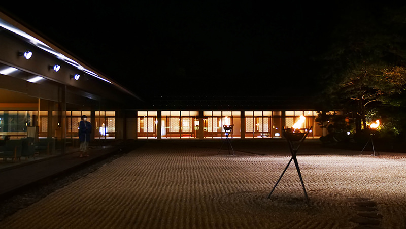 佳松園　中庭