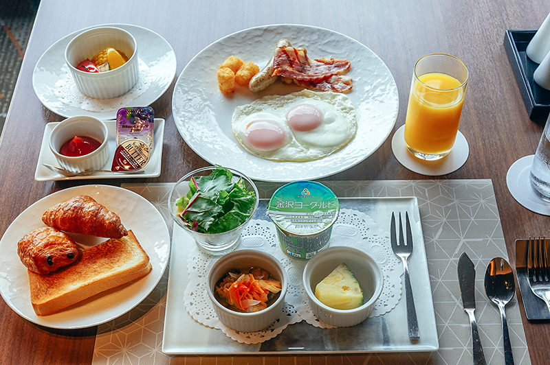 朝食