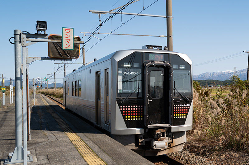 羽越本線車両　月岡駅
