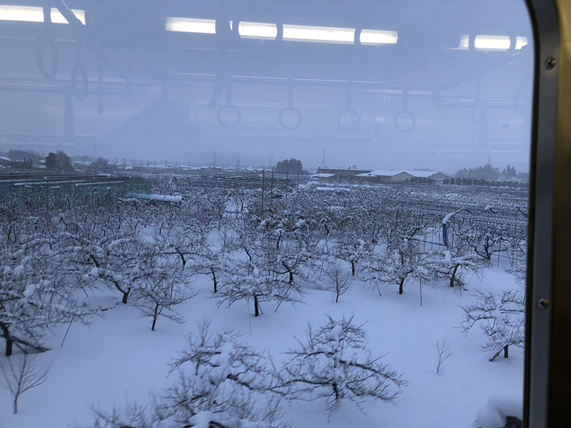 雪景色の車窓