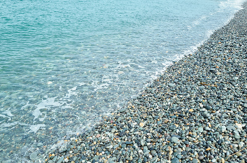 ヒスイ海岸 砂利浜