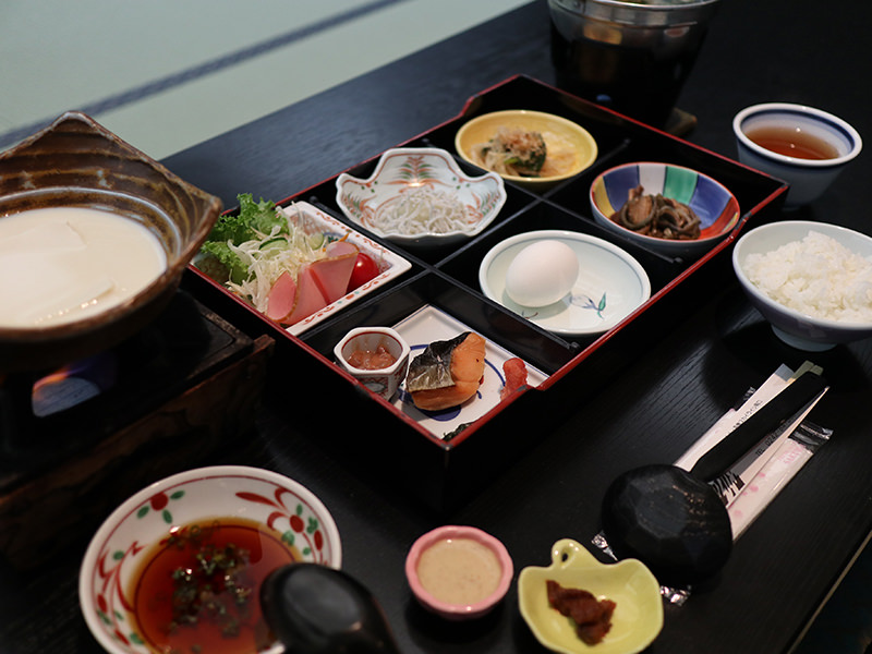 朝食