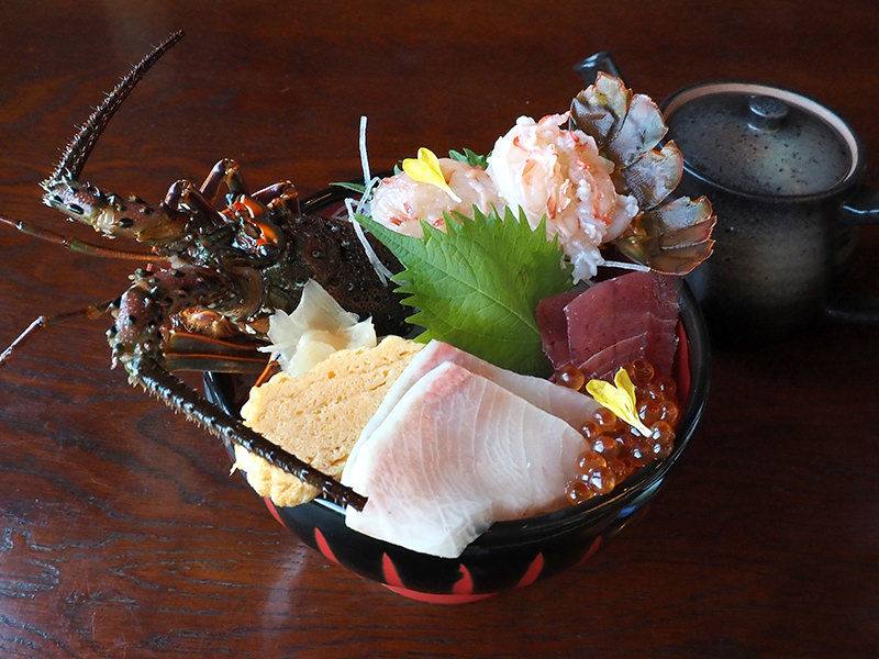 伊勢海老豊漁海鮮丼