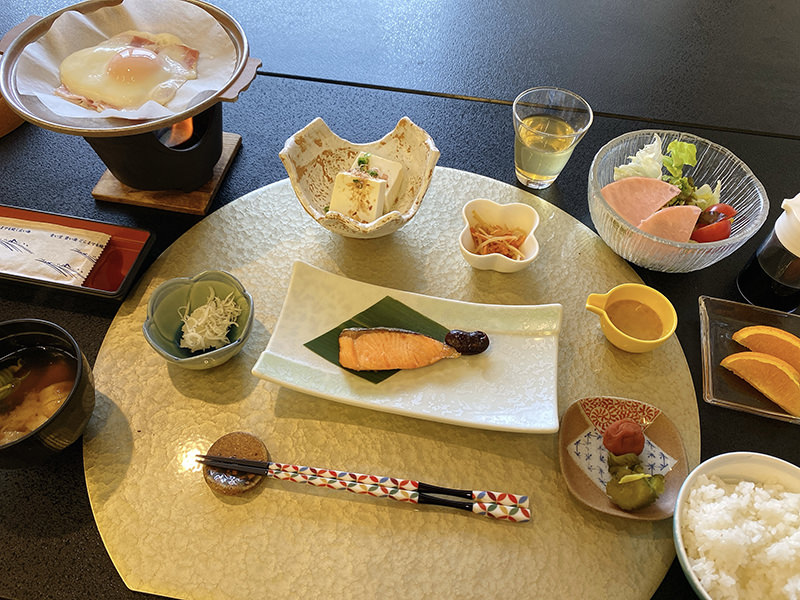朝食