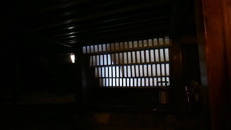 明かりとり階段