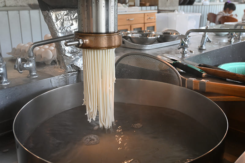 冷麺づくり教室　製麺機