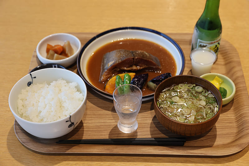 八海山みんなの社員食堂
