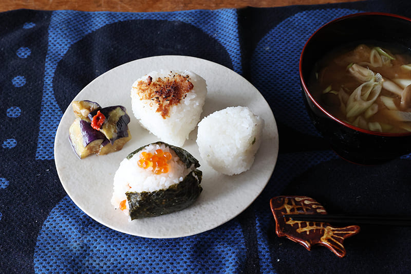 おにぎり　お味噌汁