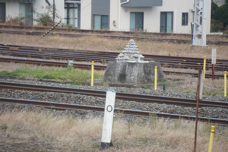 小牛田駅構内　「小牛田城」オブジェ