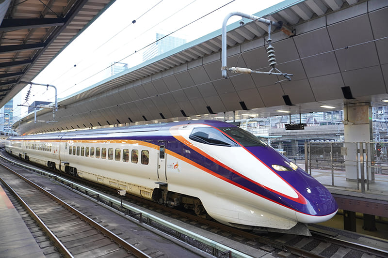 東京駅　山形新幹線「つばさ」