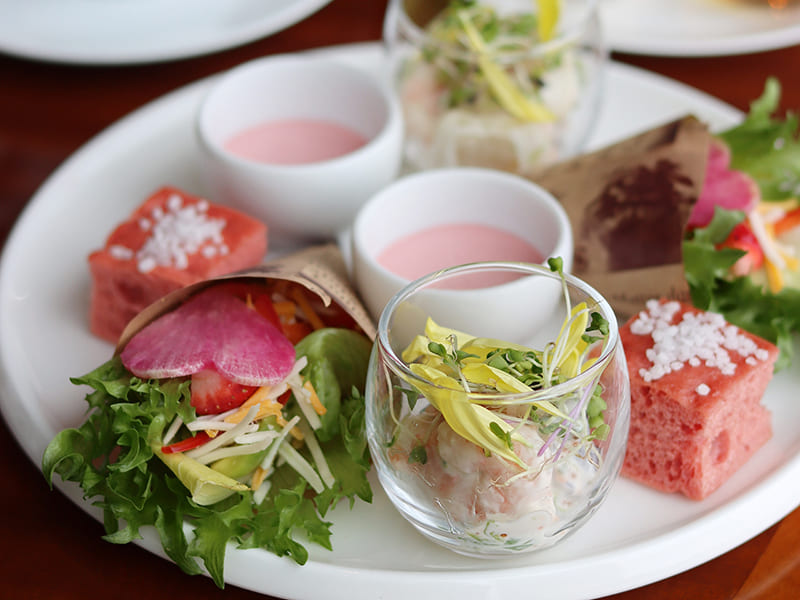 アフタヌーンティー　Afternoon Tea Fraise　3段目