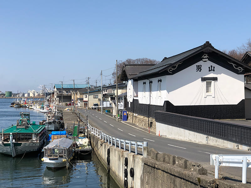 八戸酒造　新井田川沿い