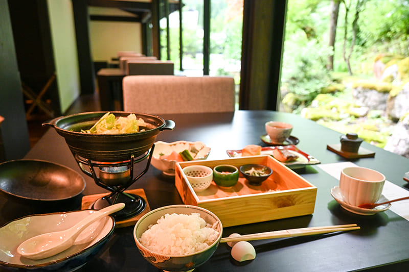 朝食