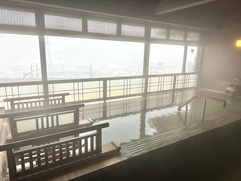大浴場「花山の湯」の内湯
